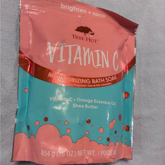 Tree Hut Vitamin C Moisturizing Bath Soak - 16 oz - Picture 2 of 6